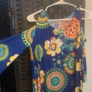 Gorgeous satin feel top cold shoulder blue w flowers